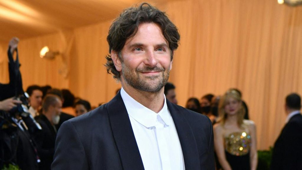 Bradley Cooper Diincar Jadi Sutradara 03-2026