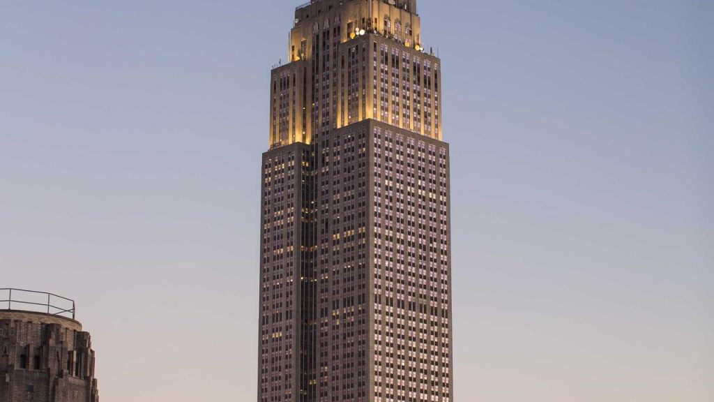 Oscar Tuai Kritik Buntut Potong